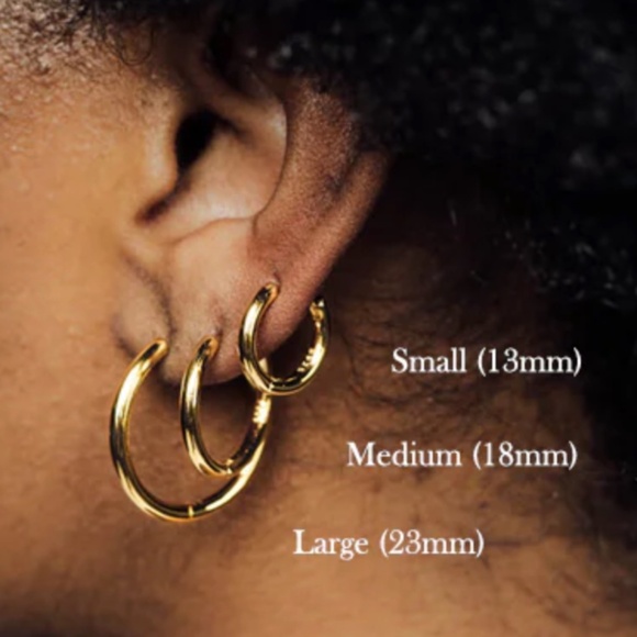 Marie June - Classic Hoop Earrings - Large - Gold - Picture 1 of 4